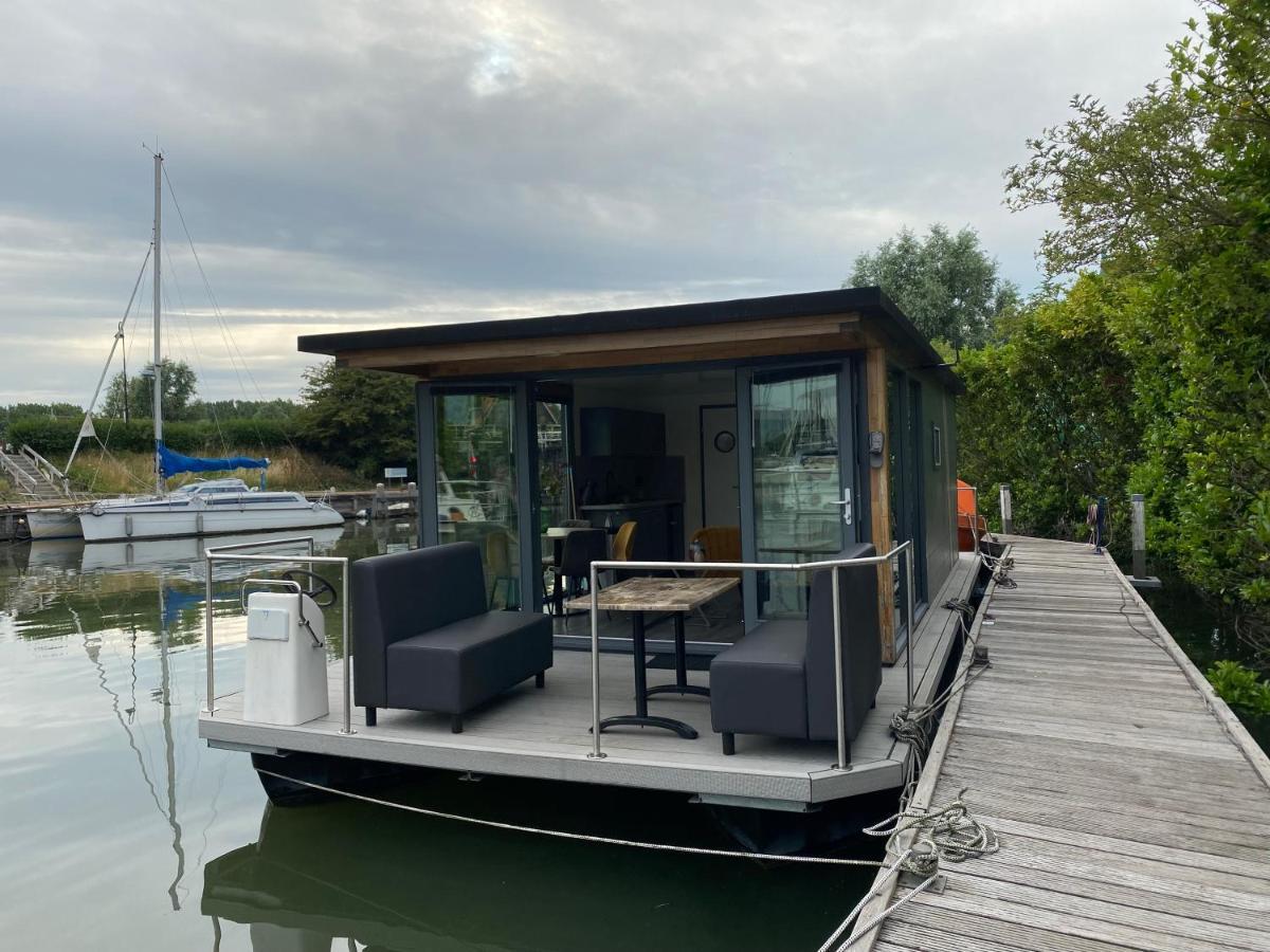 فندق Houseboat De Amstel مونِكِندام المظهر الخارجي الصورة