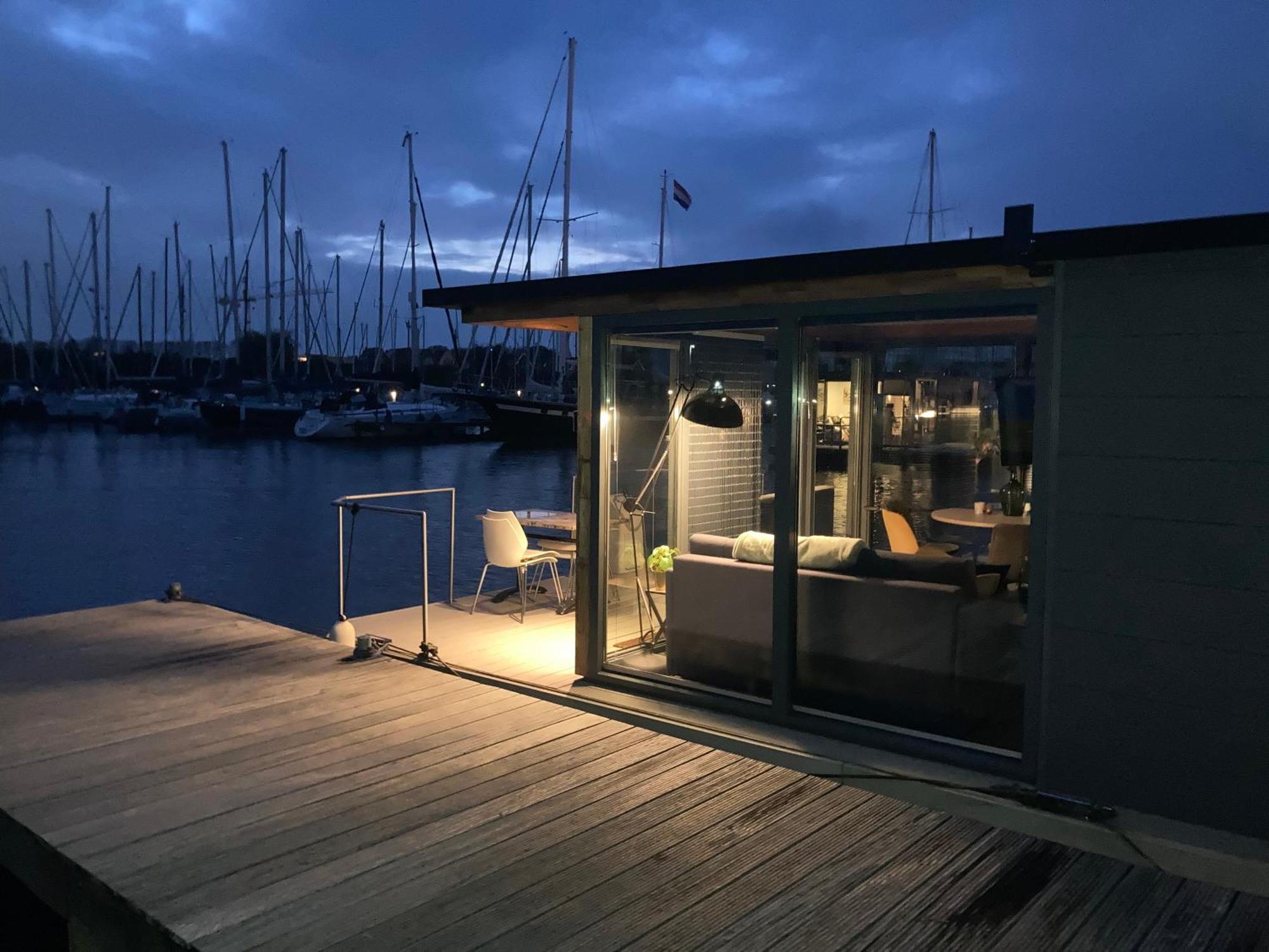 فندق Houseboat De Amstel مونِكِندام المظهر الخارجي الصورة