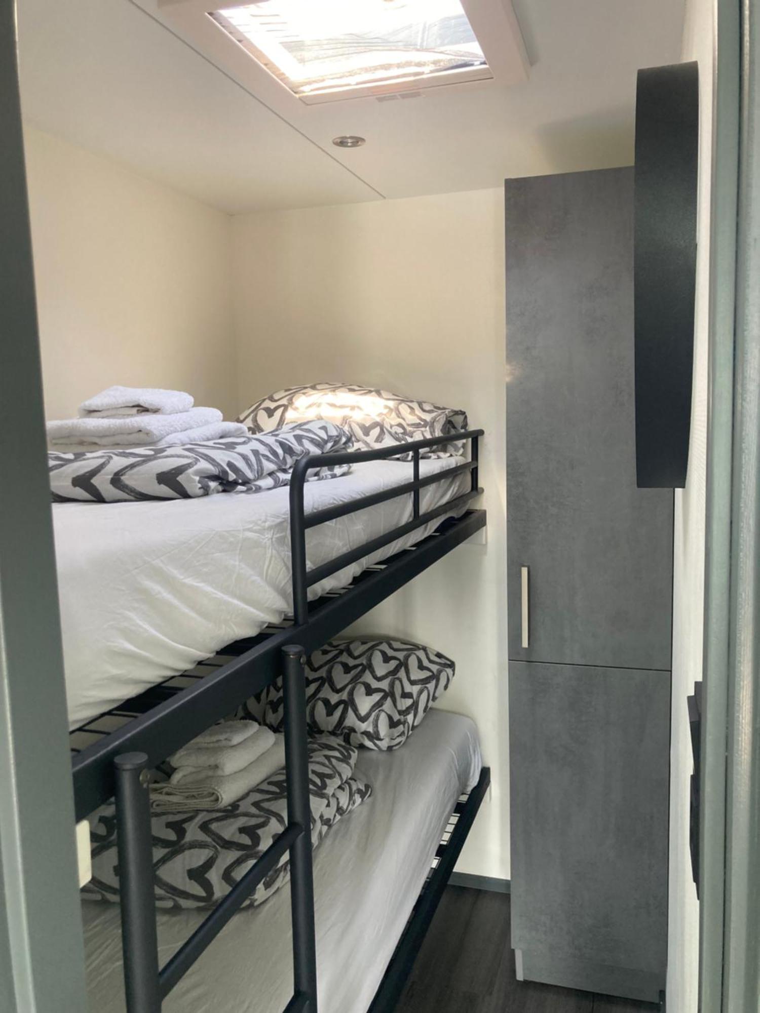 فندق Houseboat De Amstel مونِكِندام المظهر الخارجي الصورة